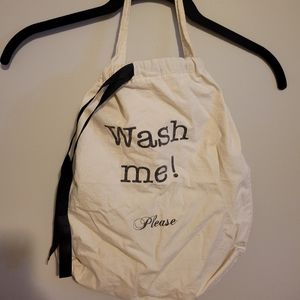 Travel laundry bag
